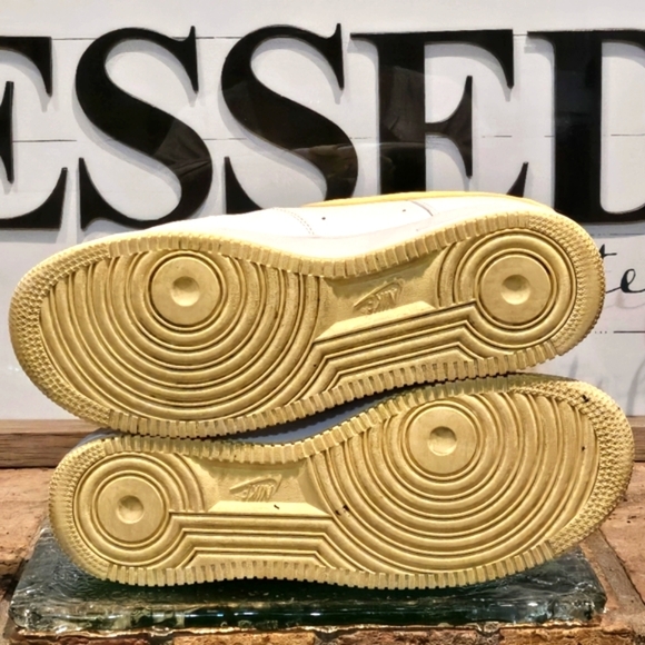 Nike Air Force 1 Low '07 Yellow White Wmns Sz 12 | Mns 10.5 #H0287-106 - Picture 5 of 8